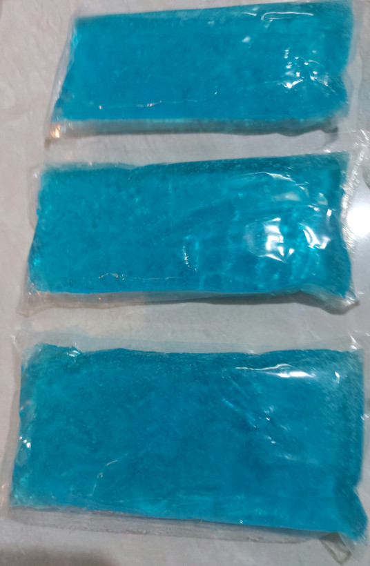یخ های ژله ای مناسب حمل دارو و کمپرس و تسکین درد عضلات سایز ۱۰×۲۰ رنگ آبی
